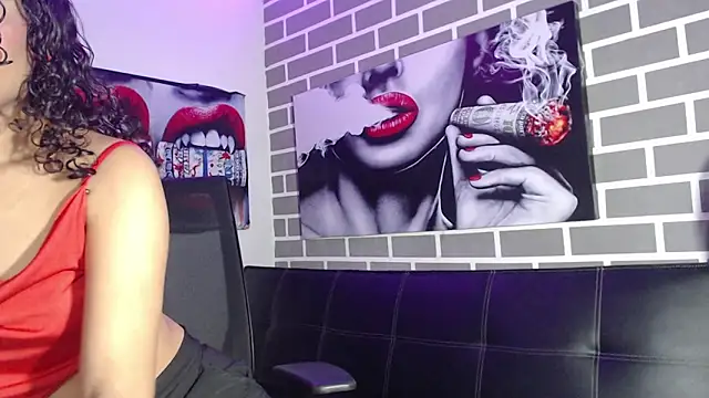 kira starrx online show from December 19, 4:16 am