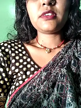 Snapshot of mantraverma chatting on February 8, 10:24 am mantraverma online show from February 8, 10:24 am