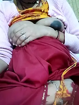 Snapshot of mantraverma chatting on January 9, 12:39 am mantraverma online show from January 9, 12:39 am