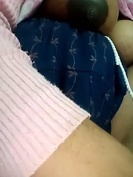 Snapshot of mantraverma chatting on January 10, 12:50 am mantraverma online show from January 10, 12:50 am