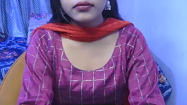 Snapshot of bold-smirthii chatting on June 4, 3:55 am bold-smirthii online show from June 4, 3:55 am
