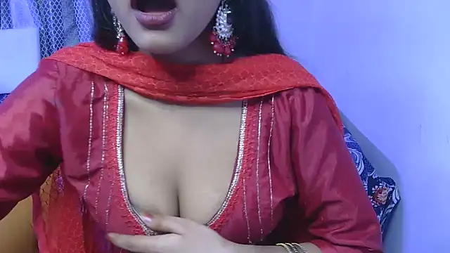 Snapshot of bold-smirthii chatting on June 5, 4:39 am bold-smirthii online show from June 5, 4:39 am