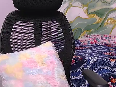 bold-smirthii online show from February 13, 4:45 am