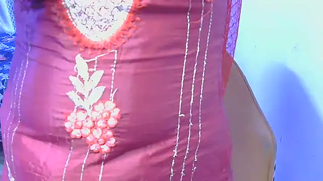 Snapshot of bold-smirthii chatting on June 11, 4:53 am bold-smirthii online show from June 11, 4:53 am