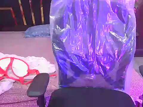 bold-smirthii online show from April 19, 3:29 am