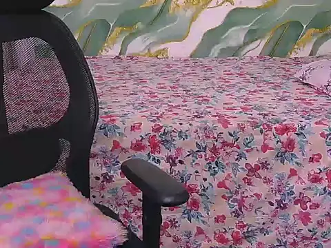 bold-smirthii online show from March 6, 4:40 am