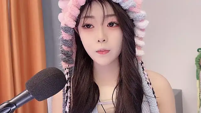 smalldaisy online show from February 6, 2:18 am