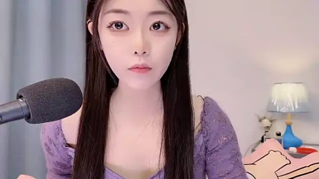 smalldaisy online show from April 16, 2:56 am