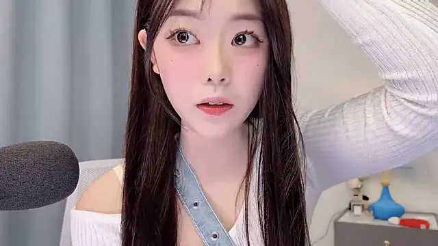 smalldaisy online show from April 2, 2:41 am