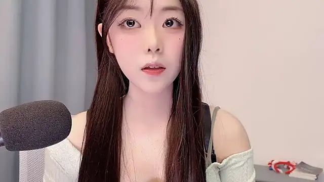 smalldaisy online show from March 29, 2:46 am