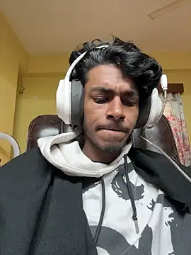 Snapshot of tooexpensive chatting on January 9, 1:45 am tooexpensive online show from January 9, 1:45 am