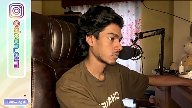 Snapshot of tooexpensive chatting on February 1, 1:48 am tooexpensive online show from February 1, 1:48 am