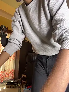 Snapshot of tooexpensive chatting on February 8, 4:32 am tooexpensive online show from February 8, 4:32 am