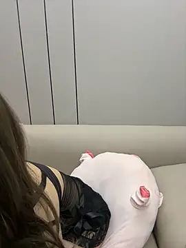 ninaya s online show from December 20, 11:40 pm