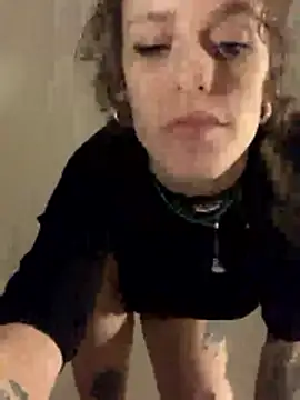 4lien online show from March 18, 9:15 pm