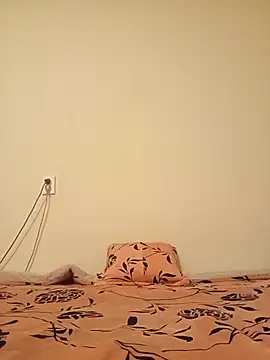 nicolequin27 online show from February 11, 3:45 pm