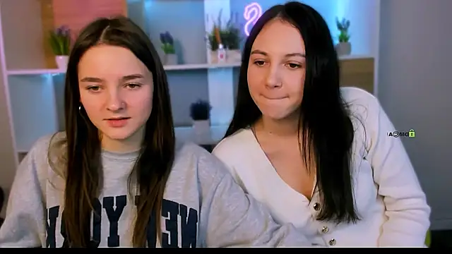 lole ti online show from January 10, 7:20 pm