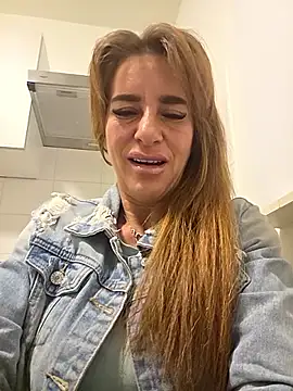 LaLynn online show from March 5, 11:43 pm