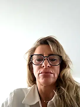 Snapshot of LaLynn chatting on February 26, 3:56 pm LaLynn online show from February 26, 3:56 pm