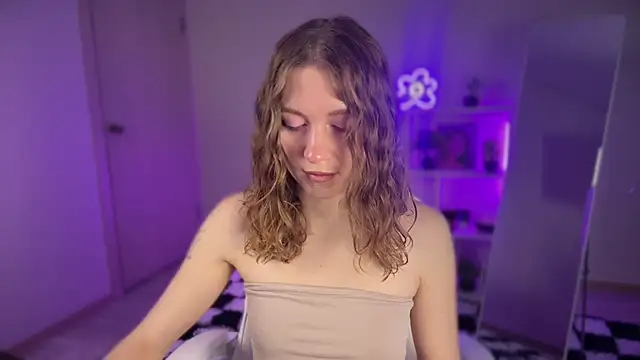 KellySunn online show from April 15, 8:09 am