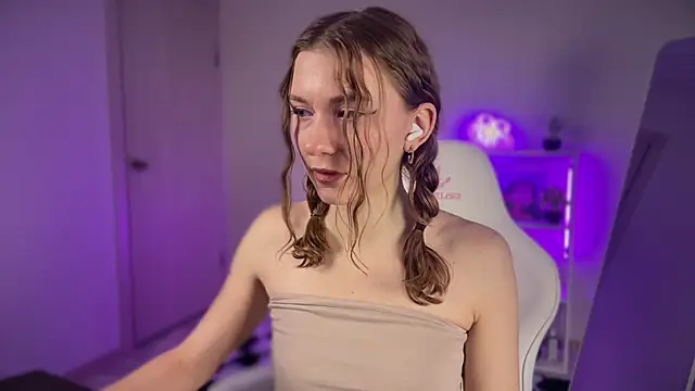 KellySunn online show from March 23, 8:14 am