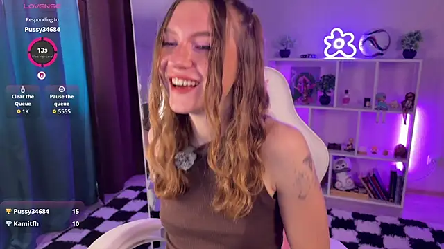 KellySunn online show from July 17, 8:11 am