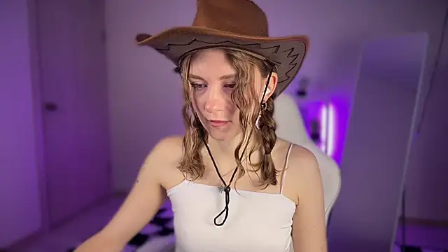 KellySunn online show from April 5, 8:10 am