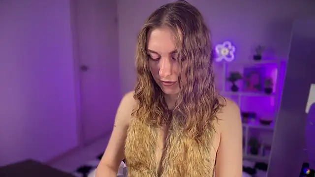 KellySunn online show from April 17, 8:06 am