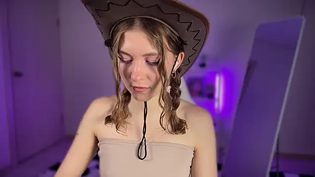 KellySunn online show from April 4, 8:10 am