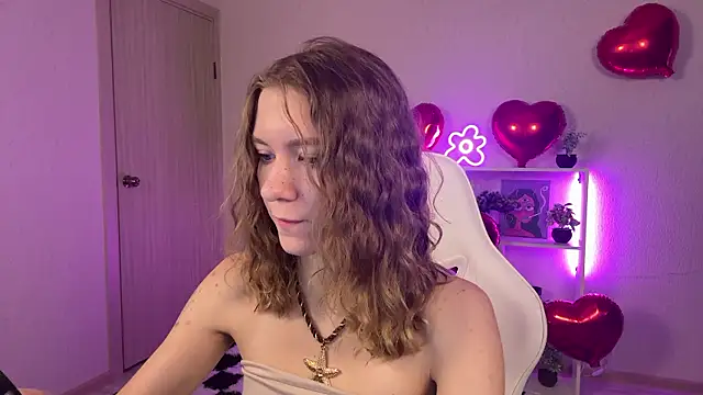 KellySunn online show from February 9, 9:18 am