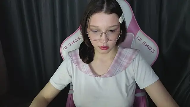 Pink-Aura- online show from January 10, 6:14 pm