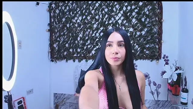 LauraAcuna online show from December 22, 12:16 pm