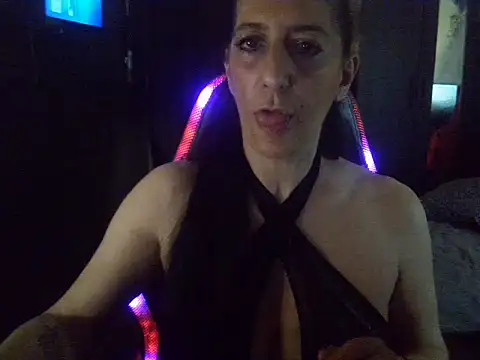 labelgecoquine online show from April 12, 8:23 pm