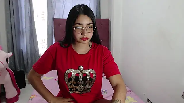 BrinsHilton  online show from March 25, 8:41 pm