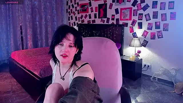 SarahShelby online show from February 22, 11:01 am