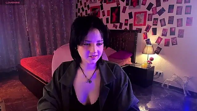 SarahShelby online show from February 21, 10:39 am