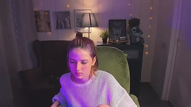 Snapshot of SarahShelby chatting on May 20, 9:12 pm SarahShelby online show from May 20, 9:12 pm