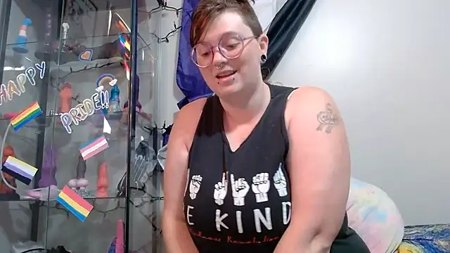Snapshot of Pupghostt chatting on June 29, 1:11 pm Pupghostt online show from June 29, 1:11 pm