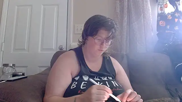 Snapshot of Pupghostt chatting on July 1, 6:52 pm Pupghostt online show from July 1, 6:52 pm