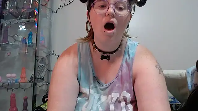 Pupghostt online show from June 5, 1:06 pm