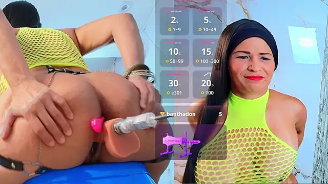 Snapshot of Isis_car0lina chatting on February 13, 5:07 am Isis car0lina online show from February 13, 5:07 am