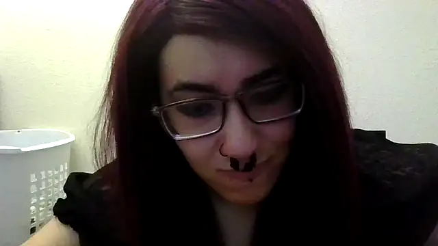 Snapshot of GabbyDaniella chatting on December 23, 12:11 am GabbyDaniella online show from December 23, 12:11 am