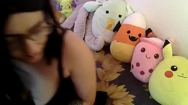 Snapshot of GabbyDaniella chatting on February 22, 1:19 am GabbyDaniella online show from February 22, 1:19 am