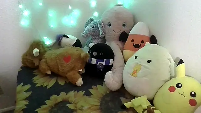 Snapshot of GabbyDaniella chatting on February 19, 7:05 am GabbyDaniella online show from February 19, 7:05 am