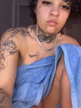 urprettygirlleenay online show from April 21, 7:31 pm