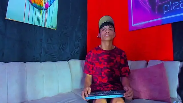 BrownieLoverss online show from January 11, 2:29 am