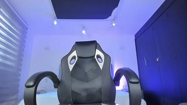 ManuelaEvans  online show from January 11, 8:49 pm