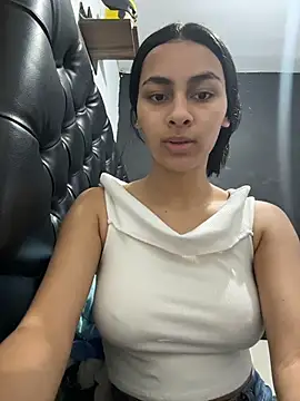 ManuelaEvans  online show from February 24, 8:10 pm