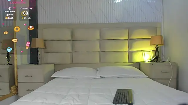 ManuelaEvans  online show from February 23, 9:37 pm