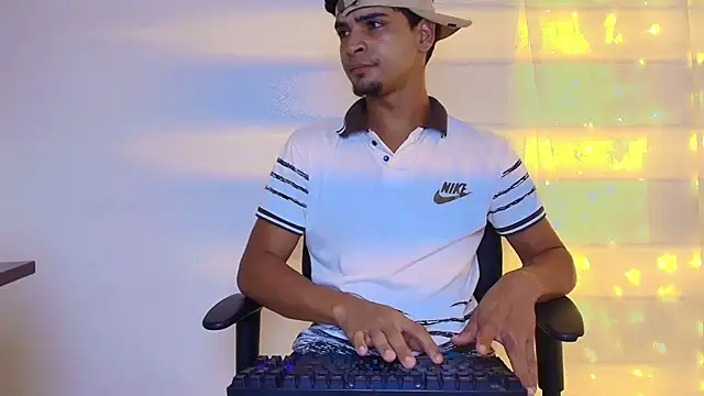 Alejandro Dirty online show from December 21, 10:10 pm